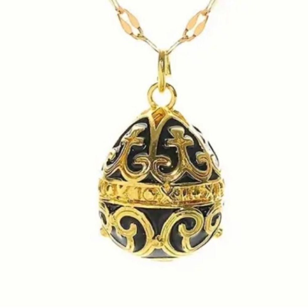 GOLDEN EGG SHAPE PENDANT NECKLACE